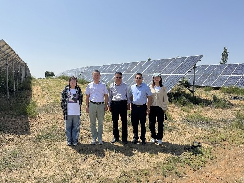 内蒙古太阳能行业协会联合内蒙古自治区气候中心新能源专家一行前往达拉特旗光伏企业调研并宣讲全区风光资源普查工作