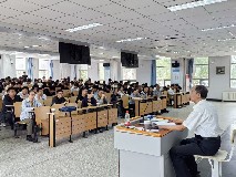 内蒙古太阳能行业协会李建春顾问受邀为呼和浩特职业技术大学智能制造学院师生做电力能源专题科普讲座