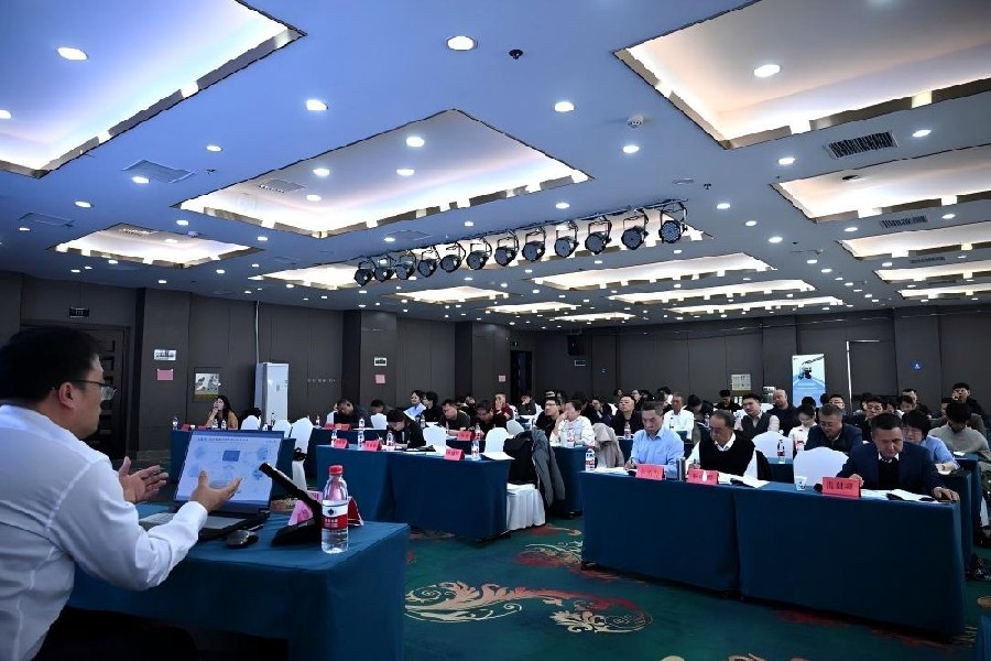 2026内蒙古新能源场站运维增效培训班在呼和浩特市成功举办